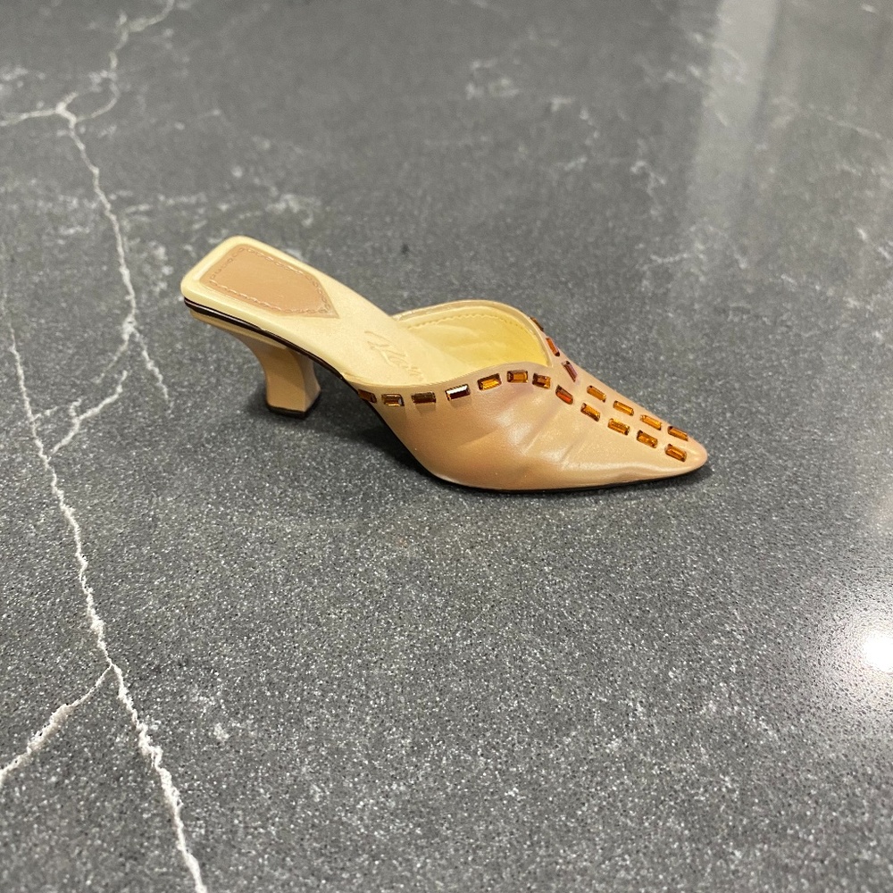 Just the Right Shoe "Radiance"